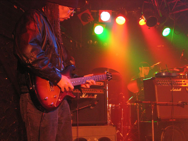 Supporting  Hayseed Dixie - 07/11/2004